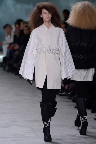 Look 29